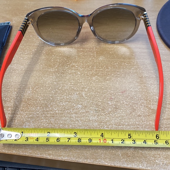 Authentic Fendi Sunglasses - Picture 6 of 9